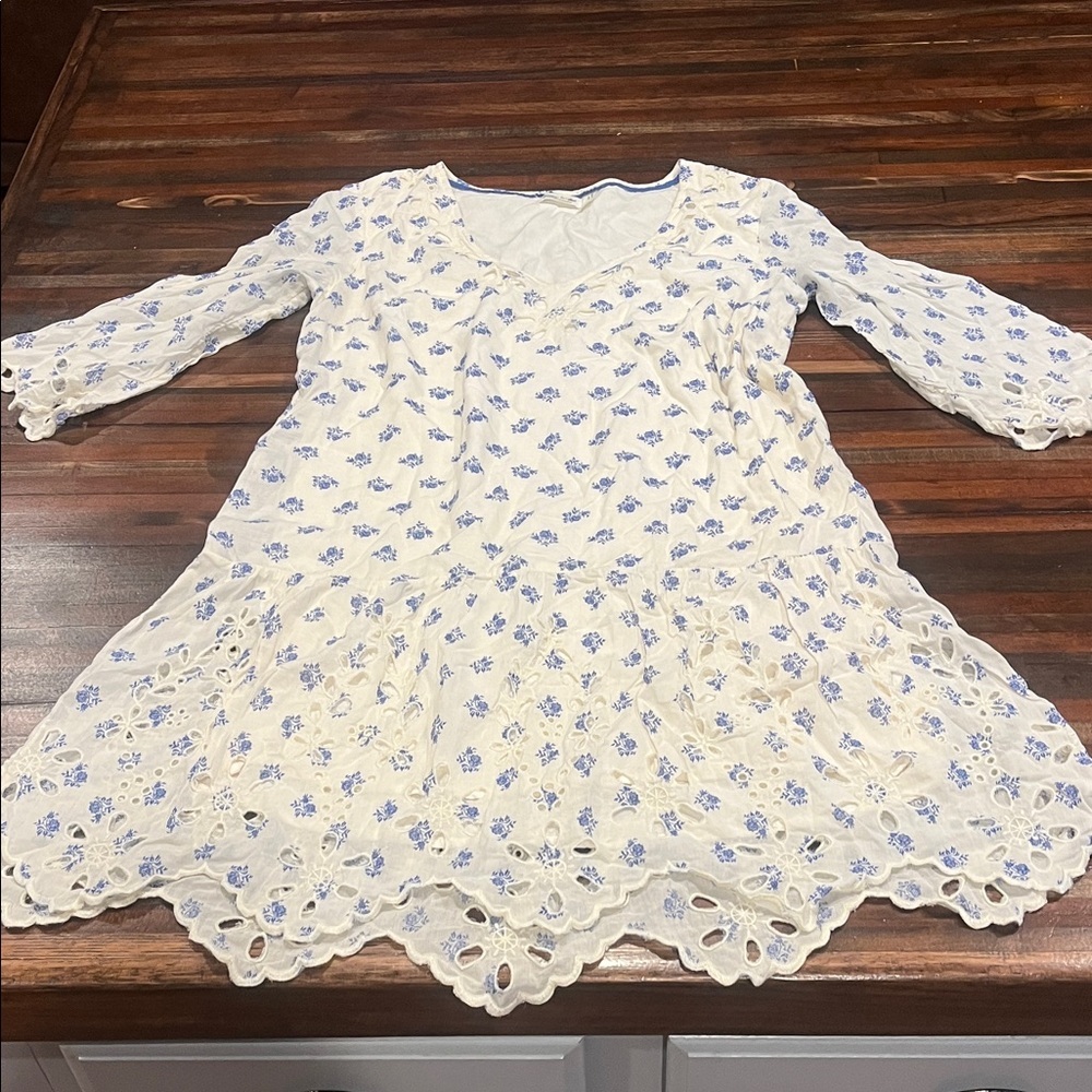 Anthropologie Meadow Rue White Eyelet Dress with Blue Floral Embroidery